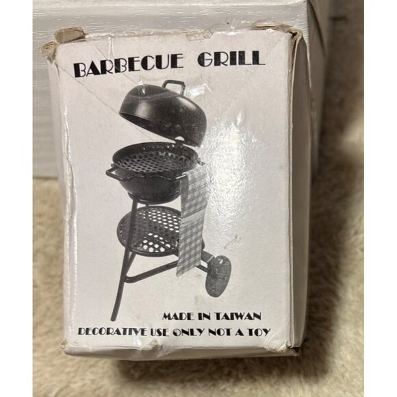 Miniature Black Charcoal Grill Decorative Red Gingham Towel Doll Furniture 3" - Picture 9 of 10